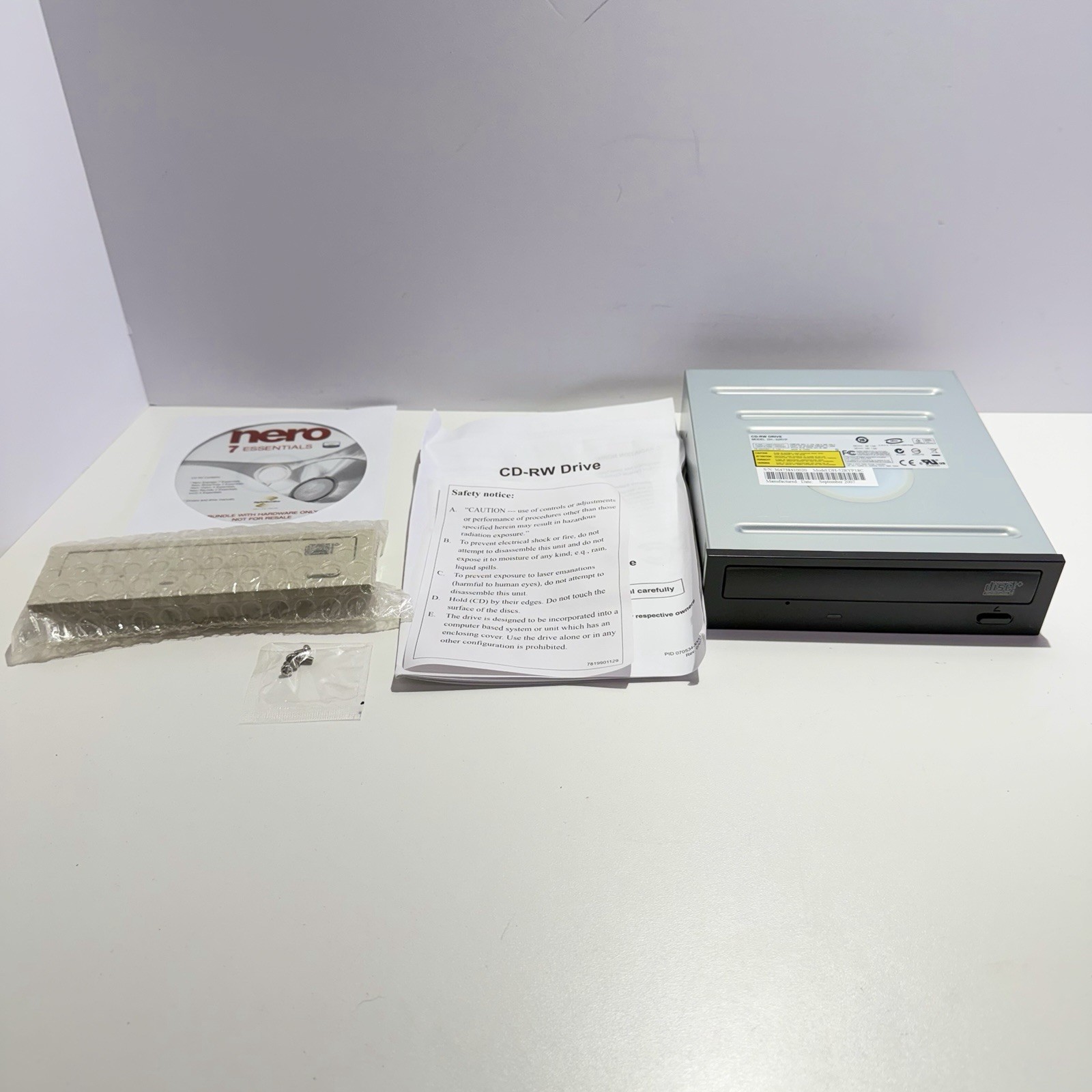 Vintage Comp USA 52x32x52 Internal Optical CD-RW Drive DH-52RYP18C
