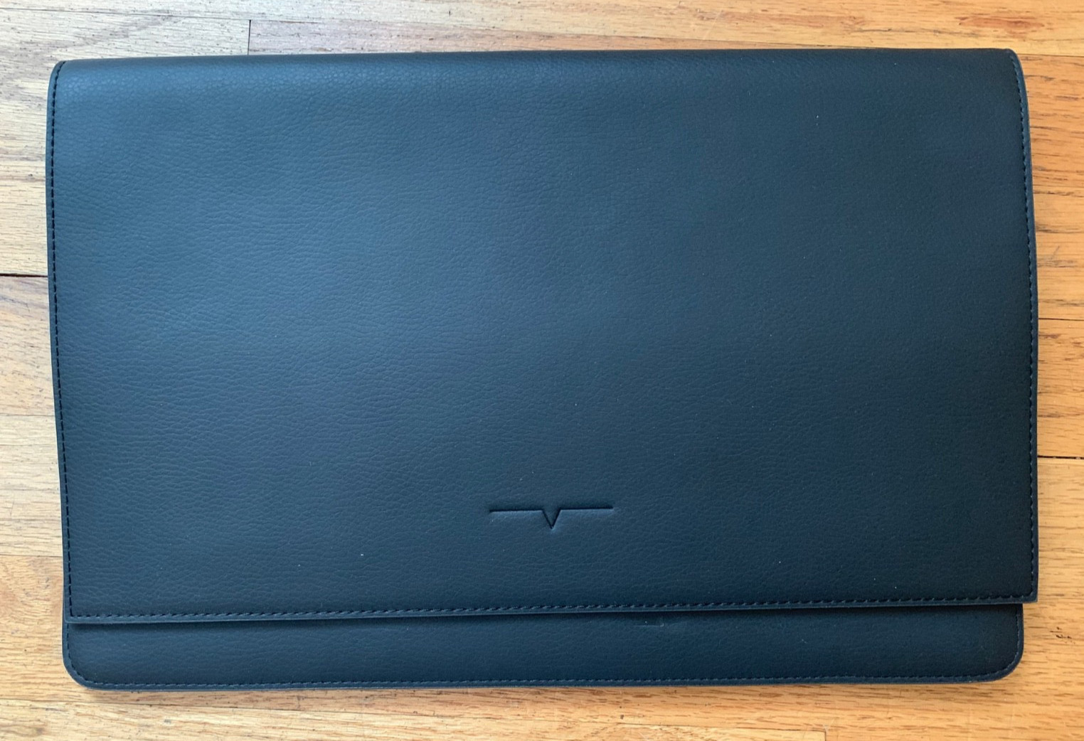 New Von Holzhausen MacBook Portfolio 13 in vegan Leather Cover black AS IS