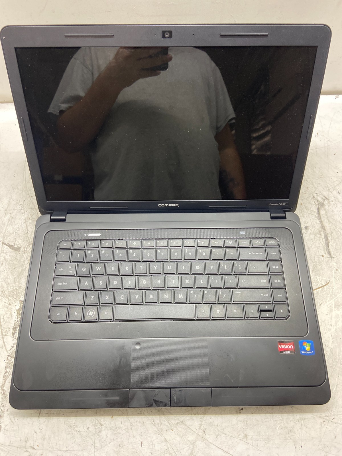 Compaq Presario CQ57 AMD C-50 1.0 GHz 2 GB NO HDD