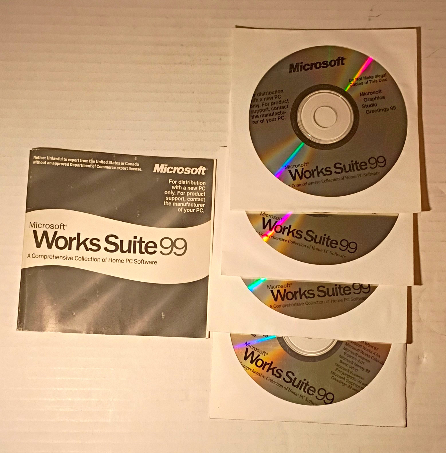 Microsoft Works Suite 99 Office Software Suite CD-ROM Set w/ Manuals