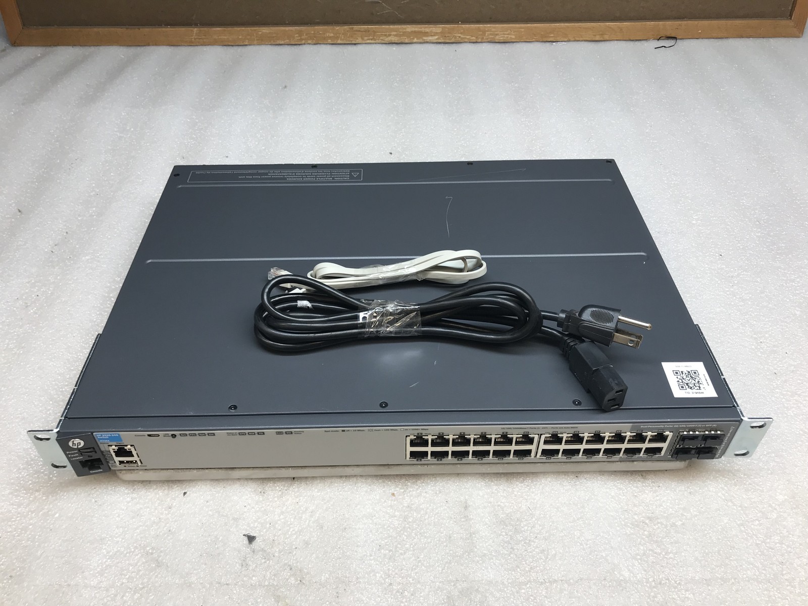 HP Enterprise 2920-24G J9726A V9 24-Port Gigabit Ethernet 4xSFP Network Switch