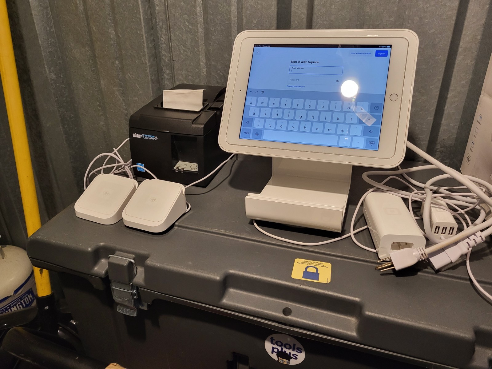 square pos system with cash drawer  2 card readers / receipt printer and iPad
