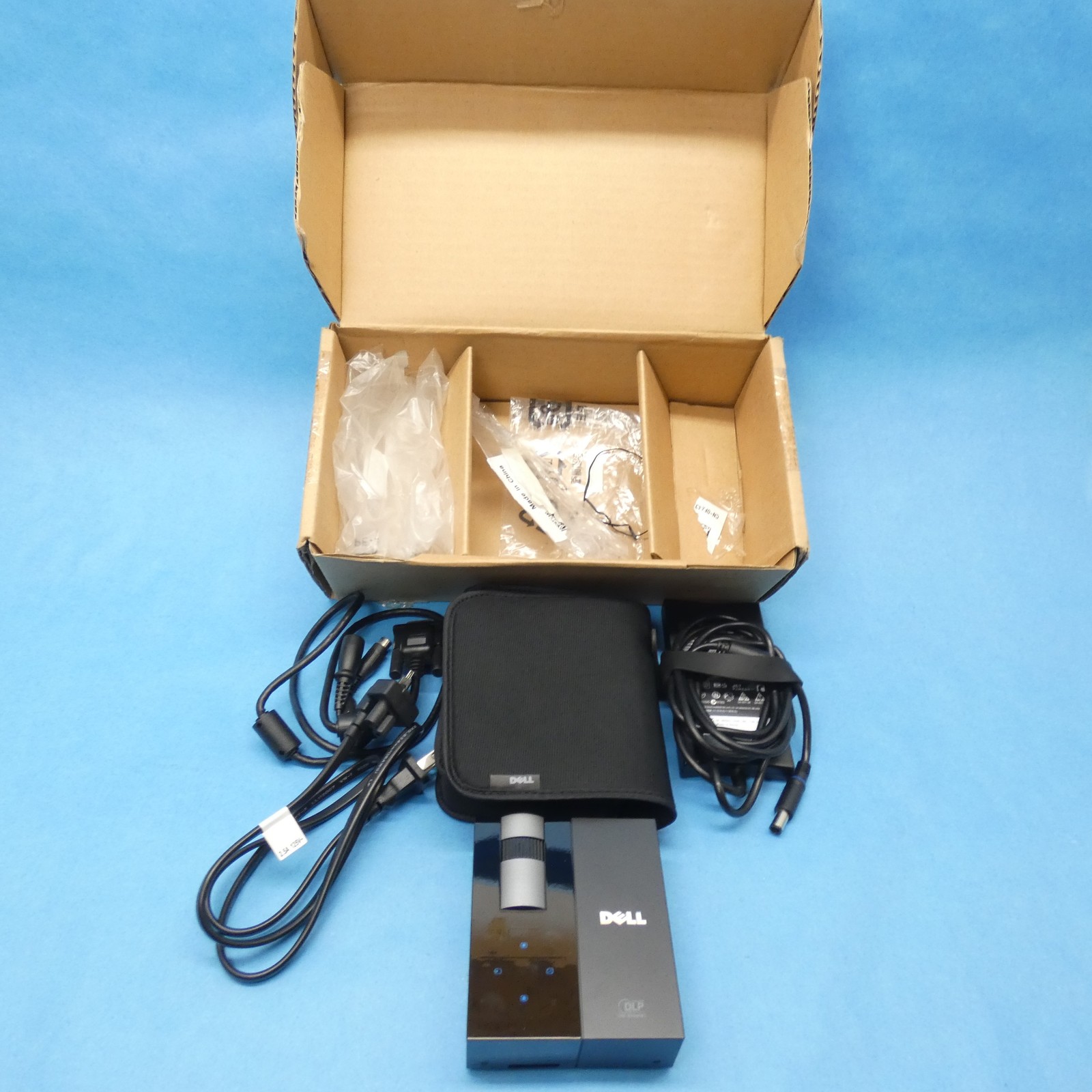Dell M109S DLP Portable LED Projector W/Cable Power Tested 858x600 50 Lumens