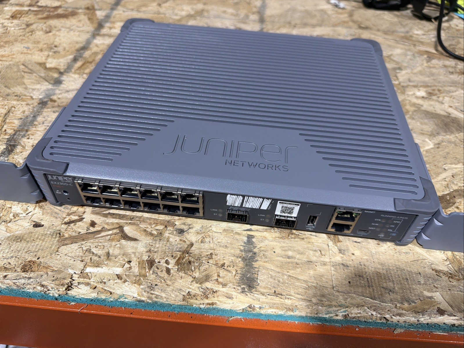 Juniper EX2300 12-Port Gigabit PoE+ Managed Network Switch P/N: EX2300-C-12P