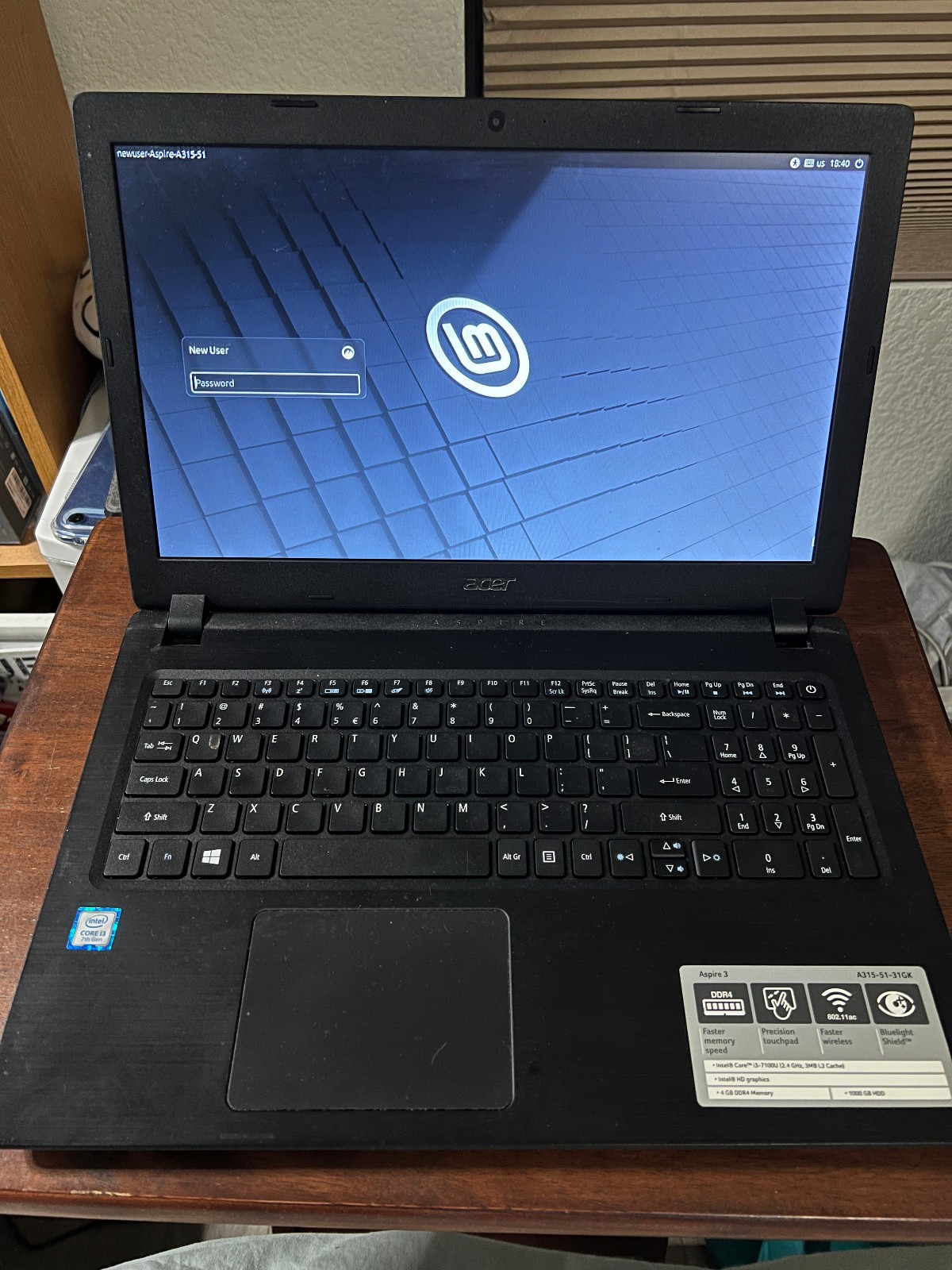 Acer Aspire A3 15.6" FHD Display i3-7100U 4GB RAM 256GB SSD Linux Mint 22.3