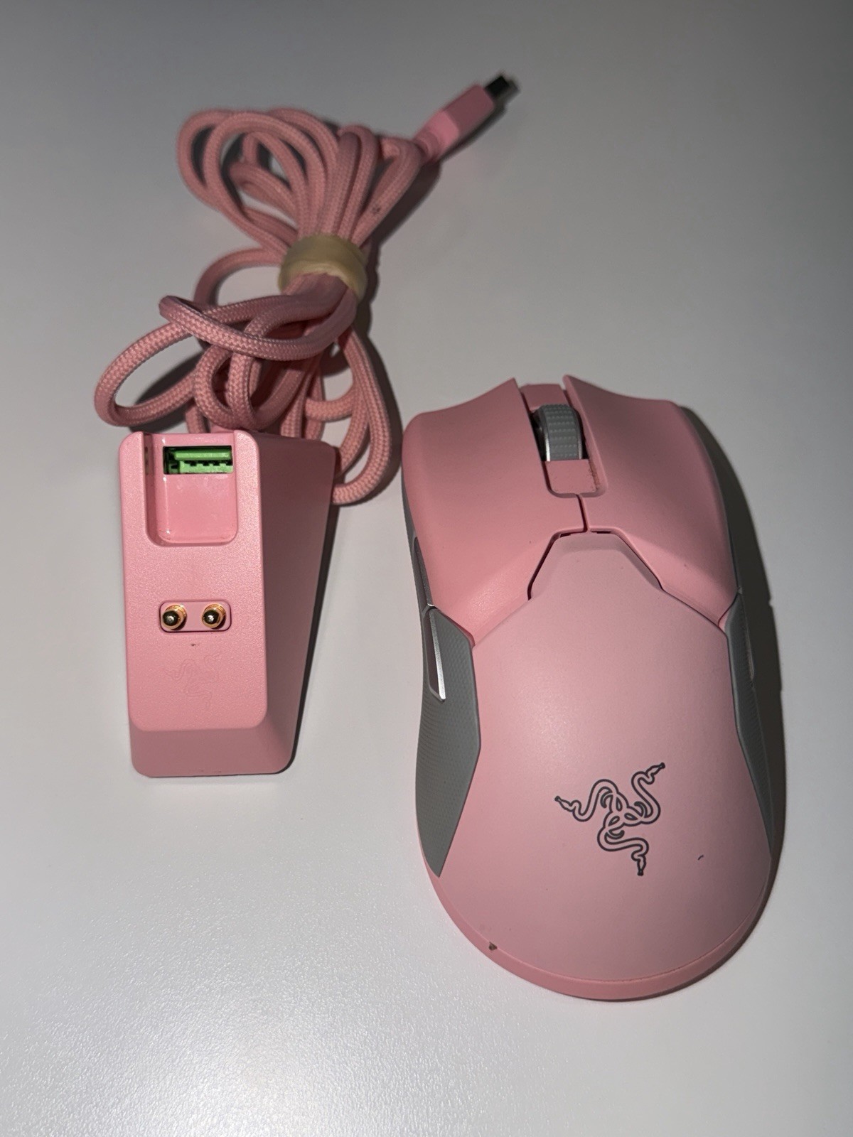 Razer Viper Ultimate Quartz Pink Wireless Gaming Mouse RC30-030501 + Charge Dock