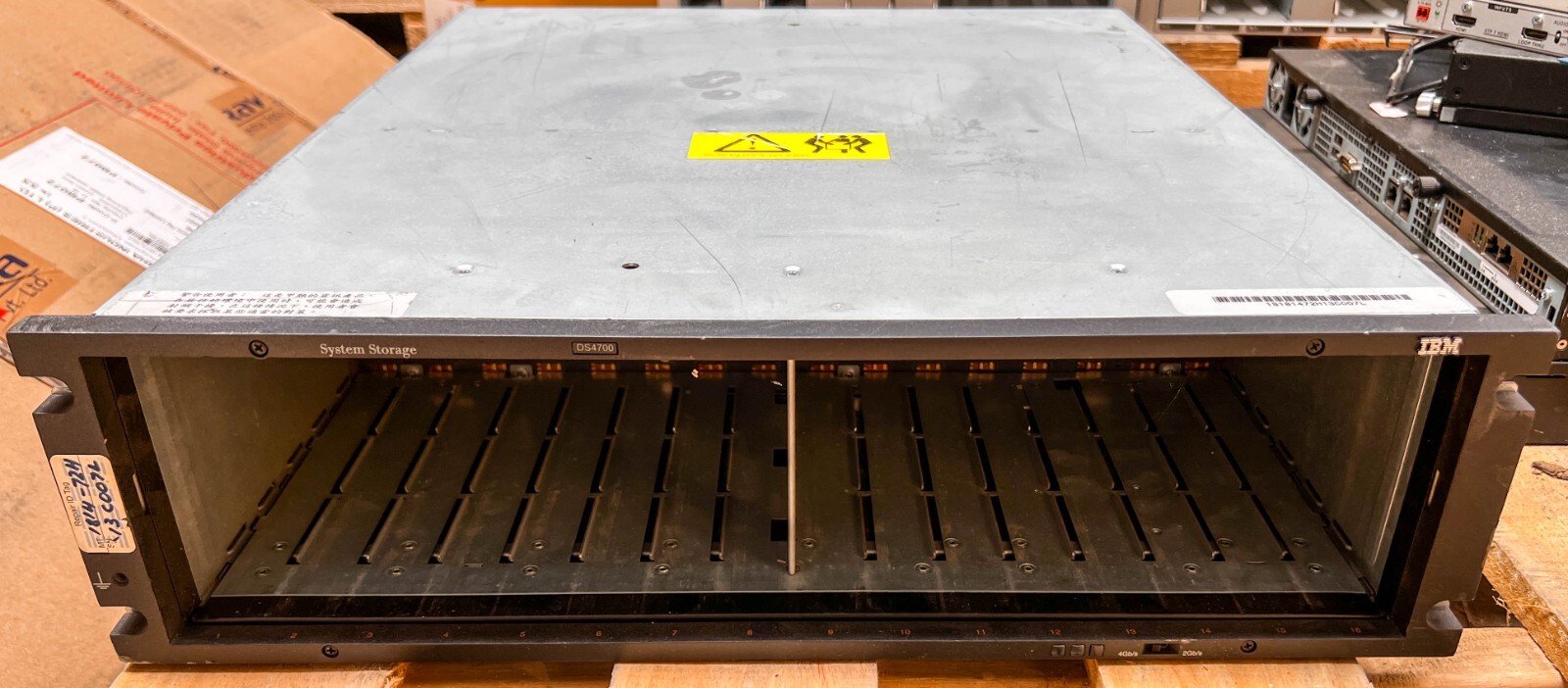 IBM System Storage DS4700 with 2x 44X2426 Controller Module + 2x PSU