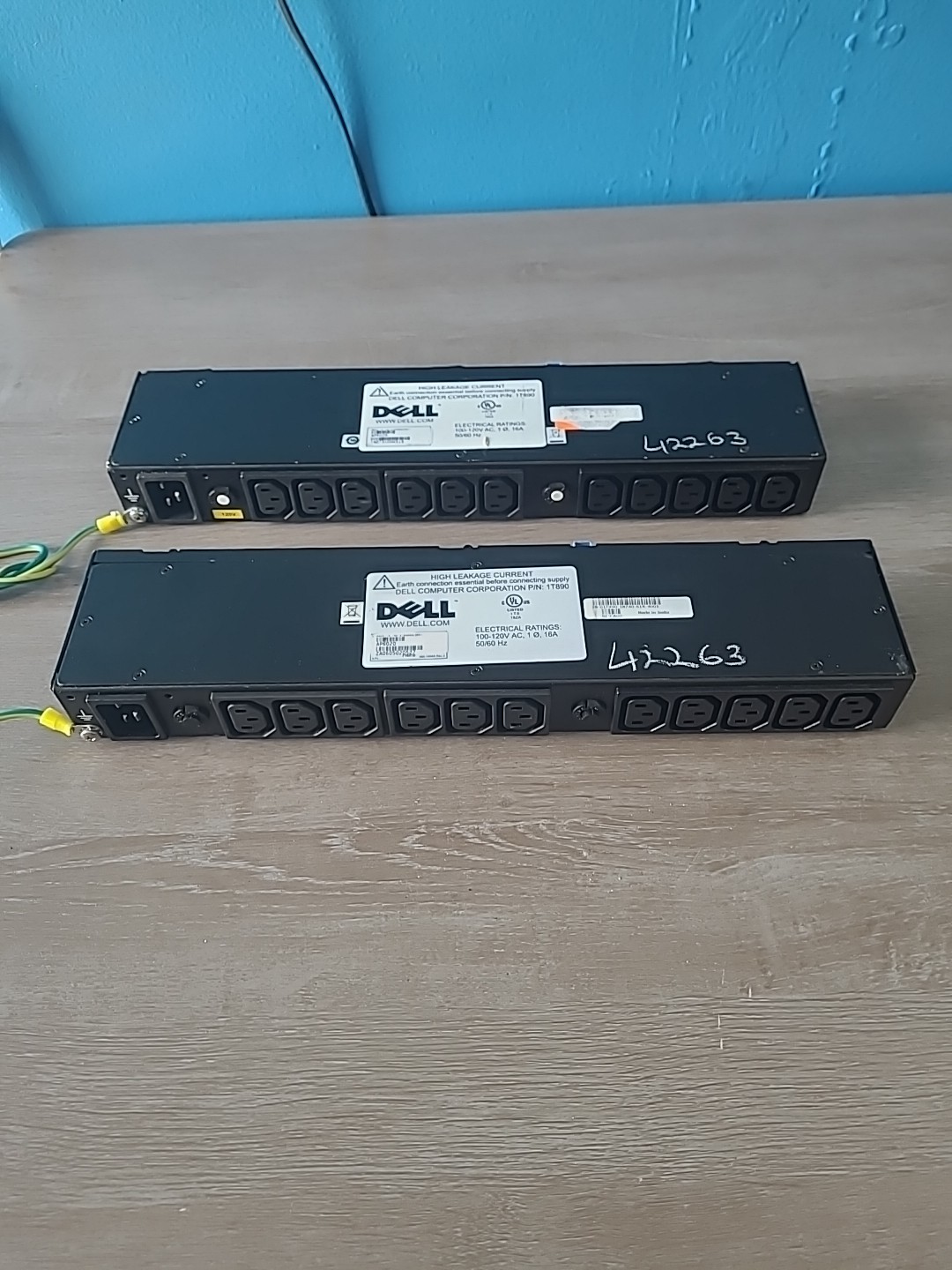 Dell 1T890/1T891 APC AP6020/6021 Power Distribution Unit 120V/240V 16A  LOT OF 2