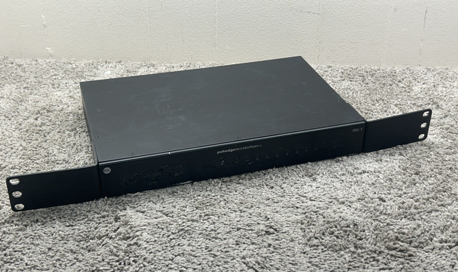 Pakedge RK-1 Dual WAN Gigabit Router w/ Rack Brackets - Tested 47261