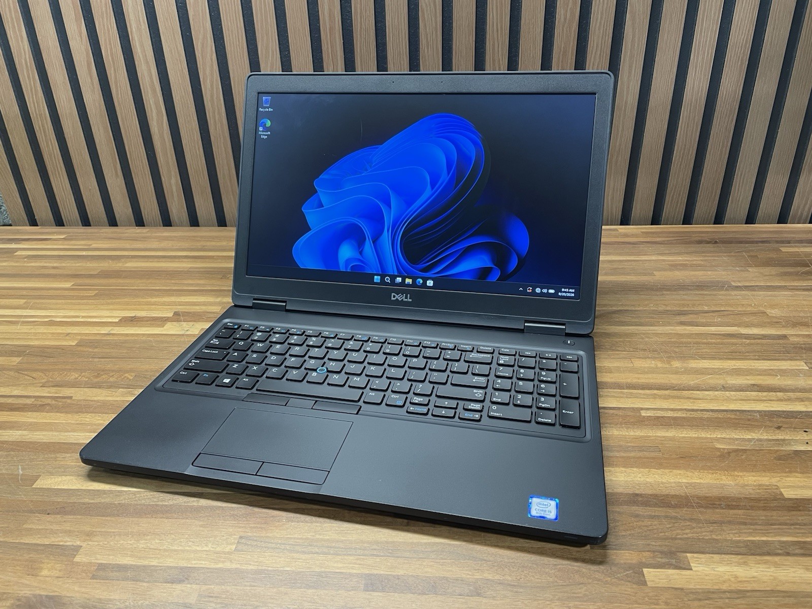 Dell Latitude 5590 i5-8350U 8GB RAM 256GB SSD 15.3" Win 11 Pro