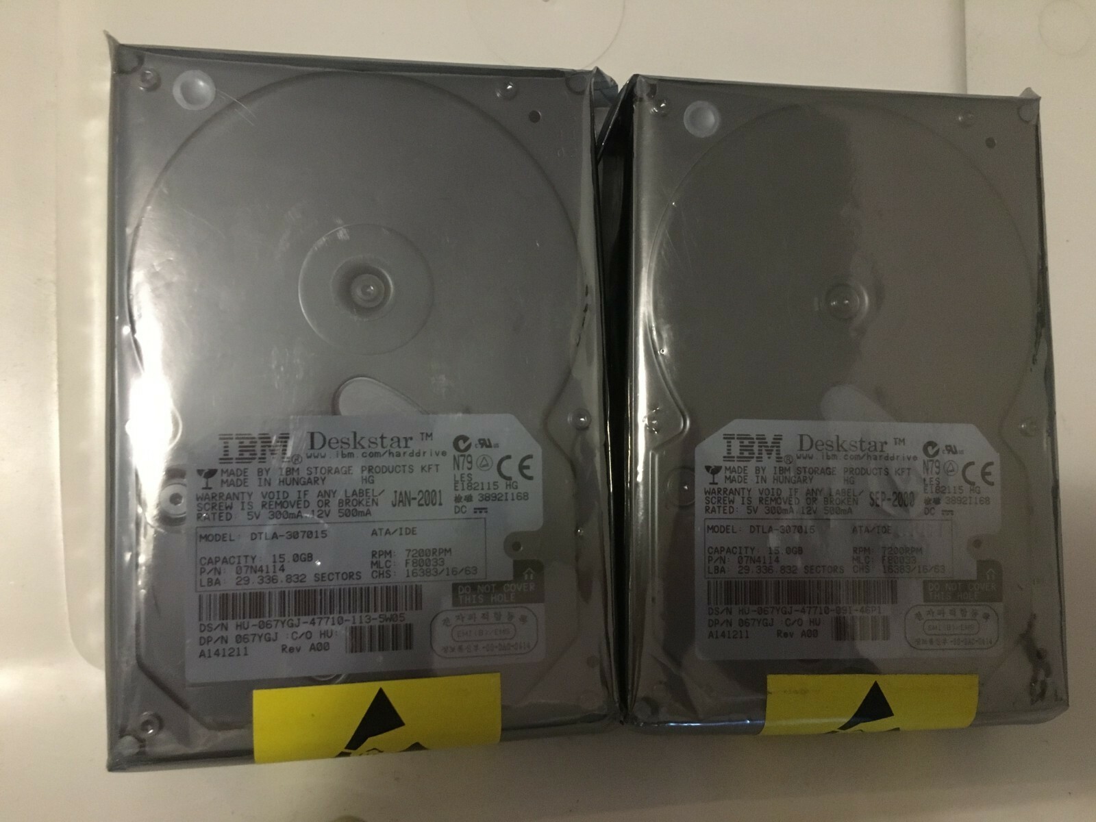 TWO IBM Deskstar 07N4114 DTLA-307015 15GB Internal 3.5 Hard Drives IDE DP 067YGJ