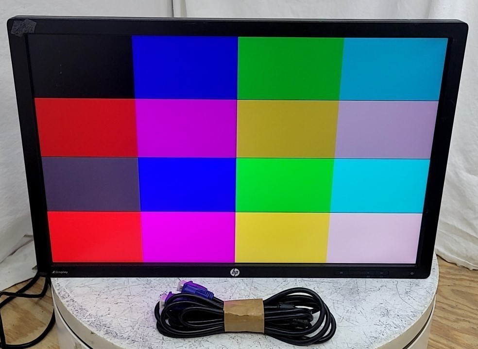 HP Z24i D7P53A 24" LCD Monitor VGA DVI DisplayPort Grade B SEE NOTES