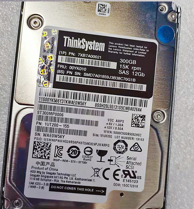 lenovo ThinkSystem 7XB7A00021 00YK010 300G 15K 2.5' SAS 12Gb SR hard drive hdd