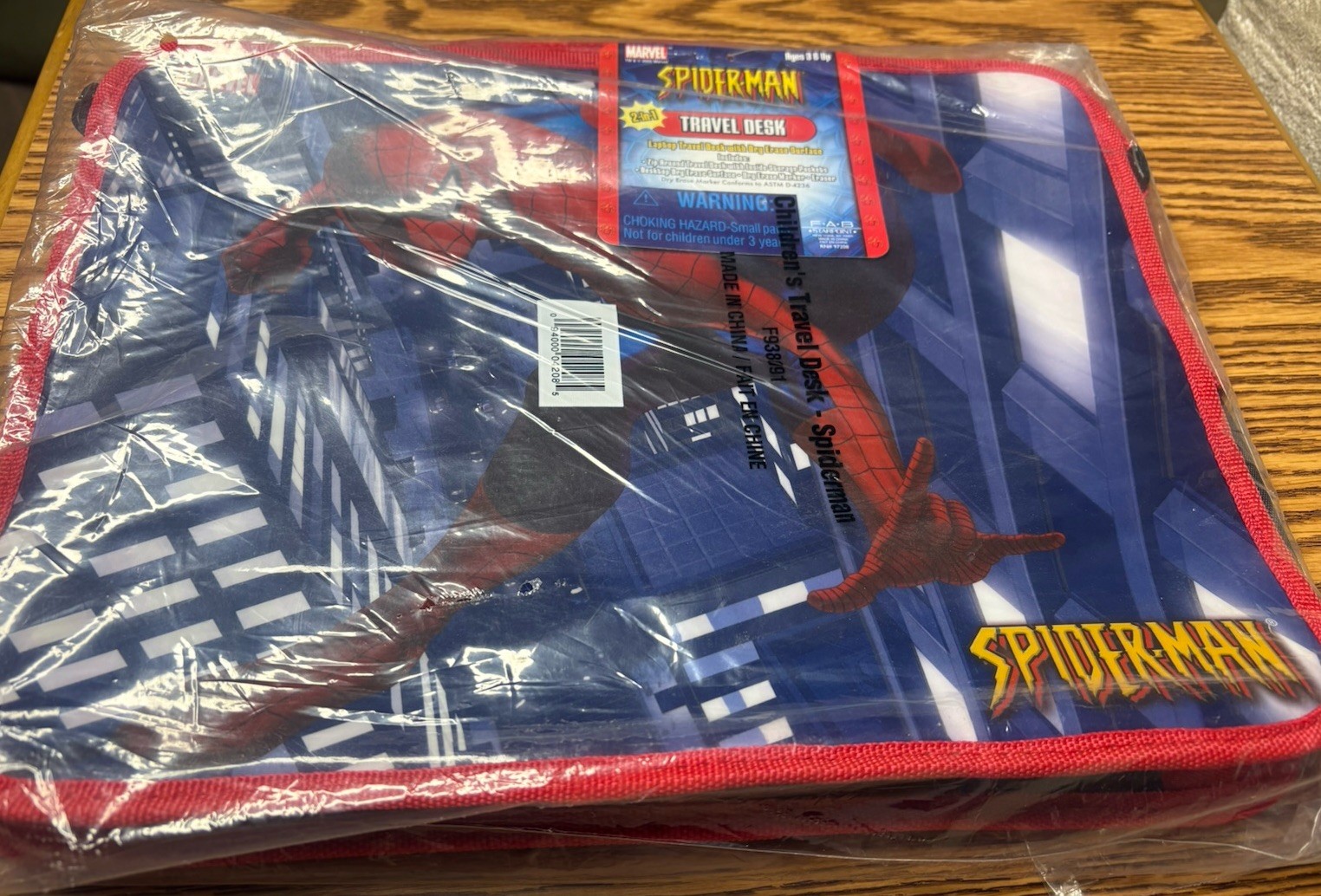 Avon Marvel Spiderman Childrens Travel Desk Laptop Dry Erase Surface Storage Bag