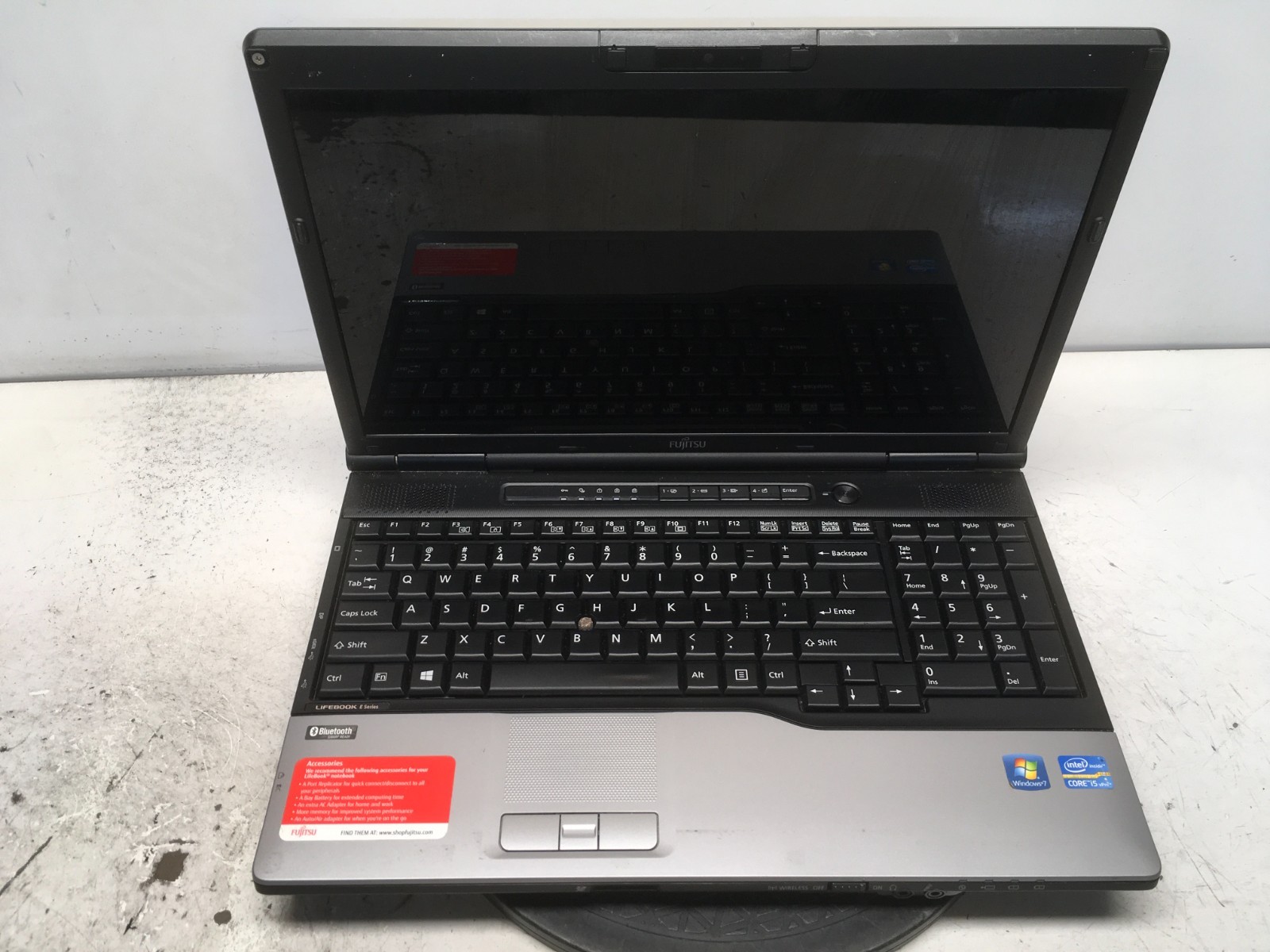 Fujitsu LifeBook E752 Intel i5-3340M 2.7GHz 4 GB NO HDD No Batt