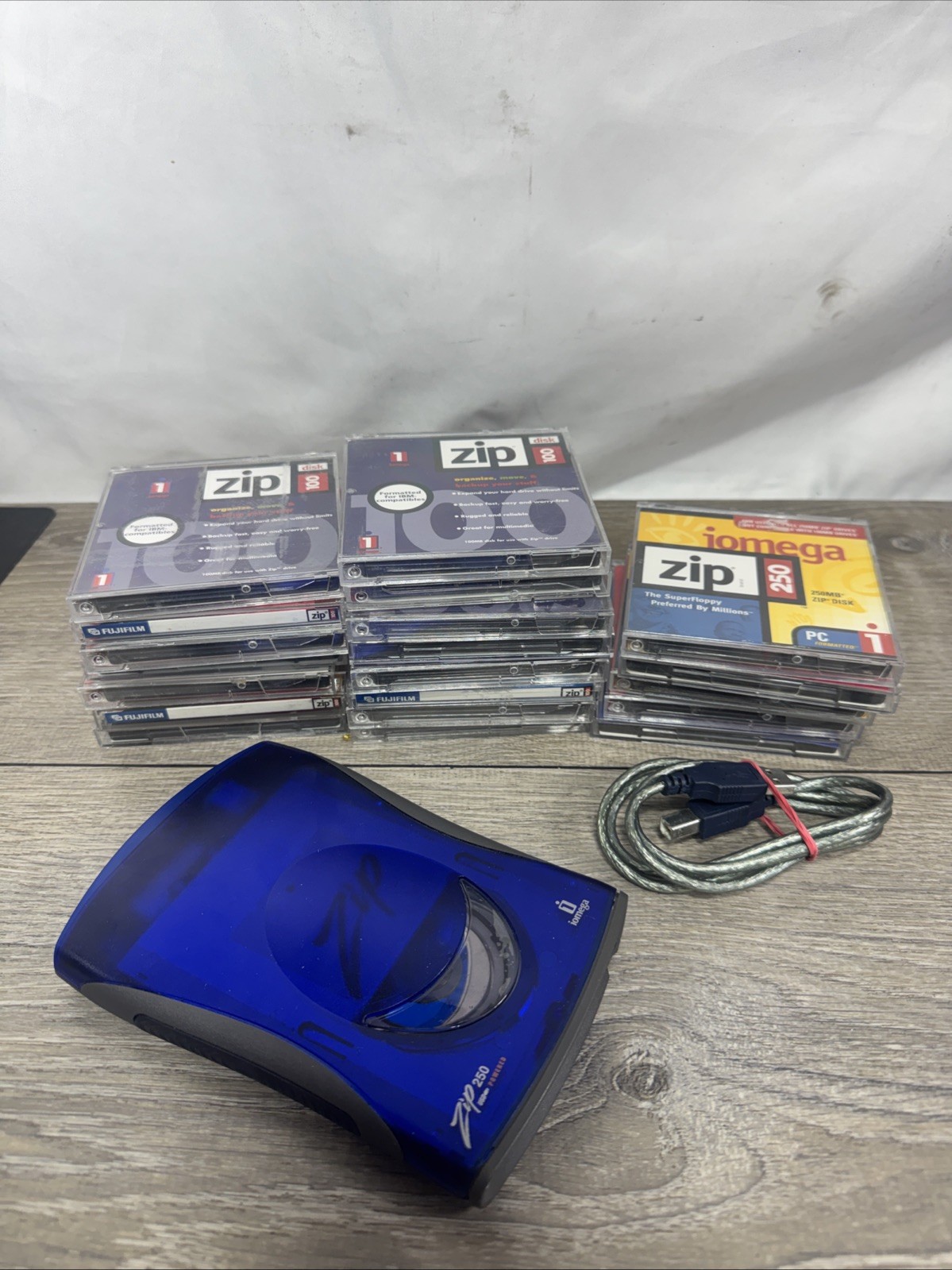 Iomega Zip 250 MB USB Lot External Disk Drive USB Power Cable 20 Disc 100/250MB