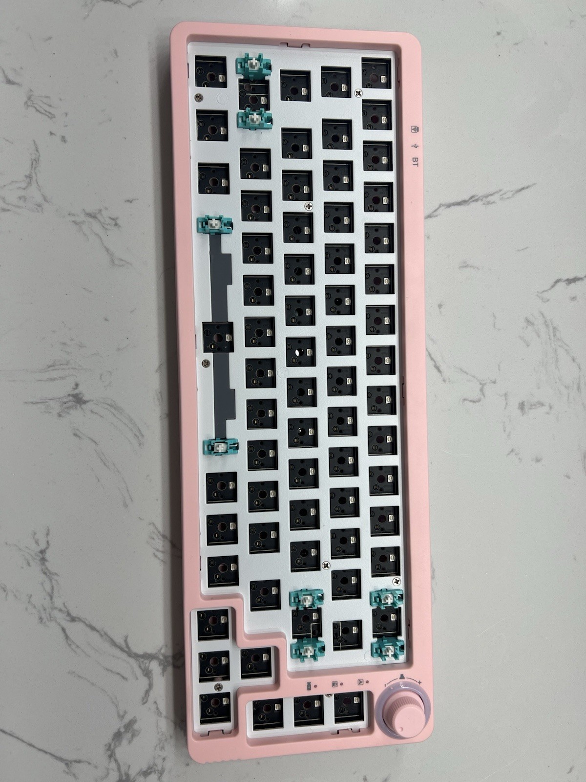 GK GAMAKAY LK67 65% RGB Modular DIY Mechanical Keyboard, 67 Keys Hot Swappable
