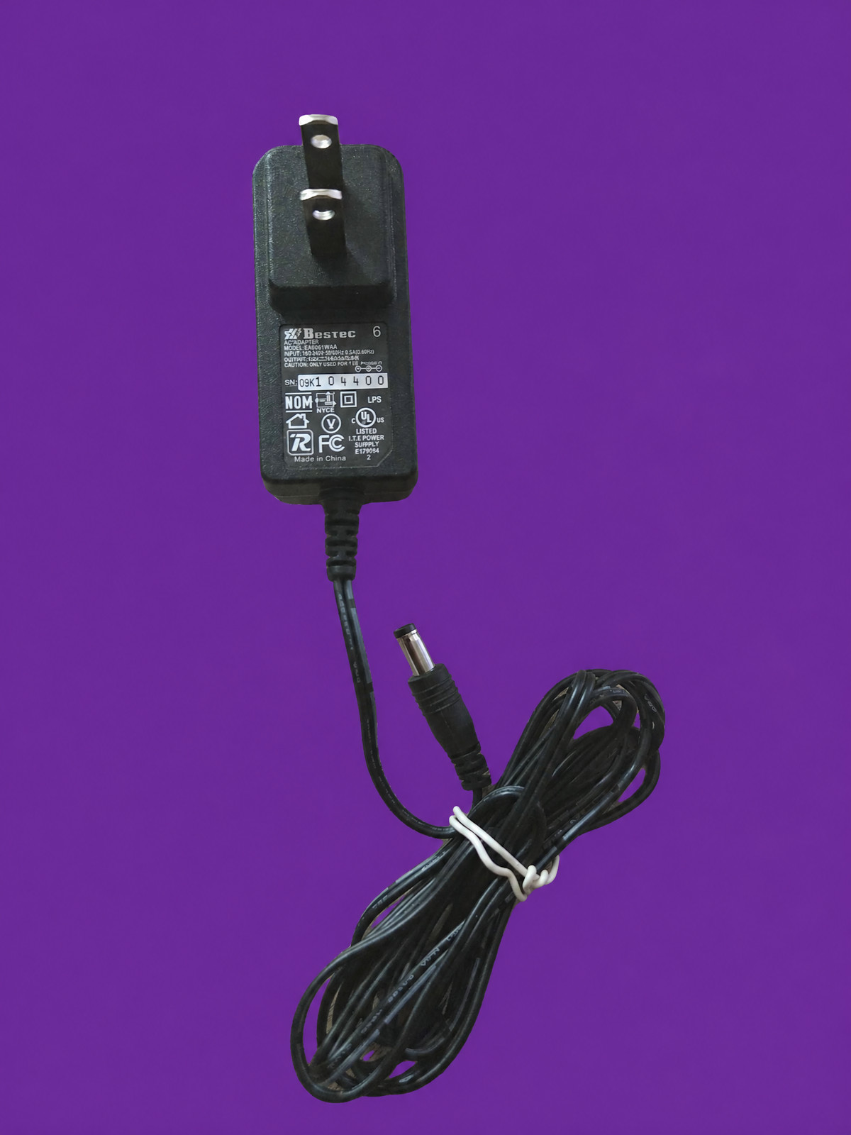 Genuine Bestec EA0061WAA 12V 0.5A 6W AC Adapter