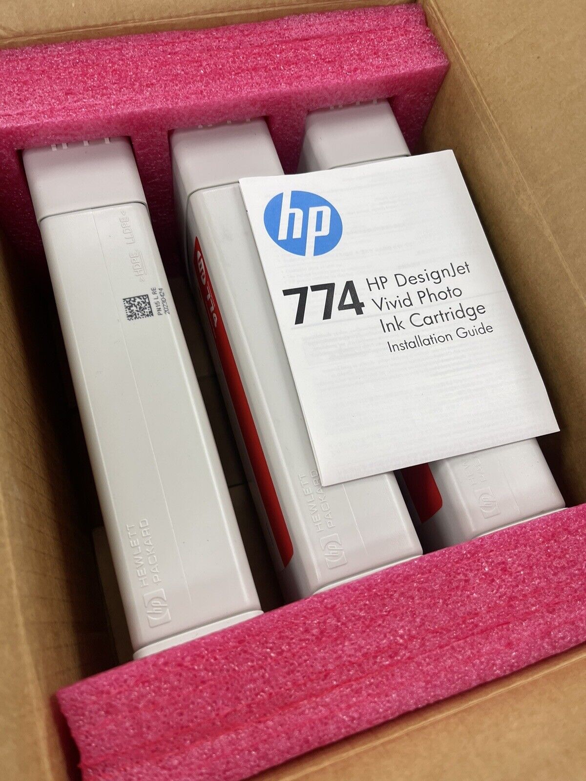 New HP P2W02A Tri-Pack 774 Chromatic Red DesignJet Vivid Photo Ink EXP 4/23