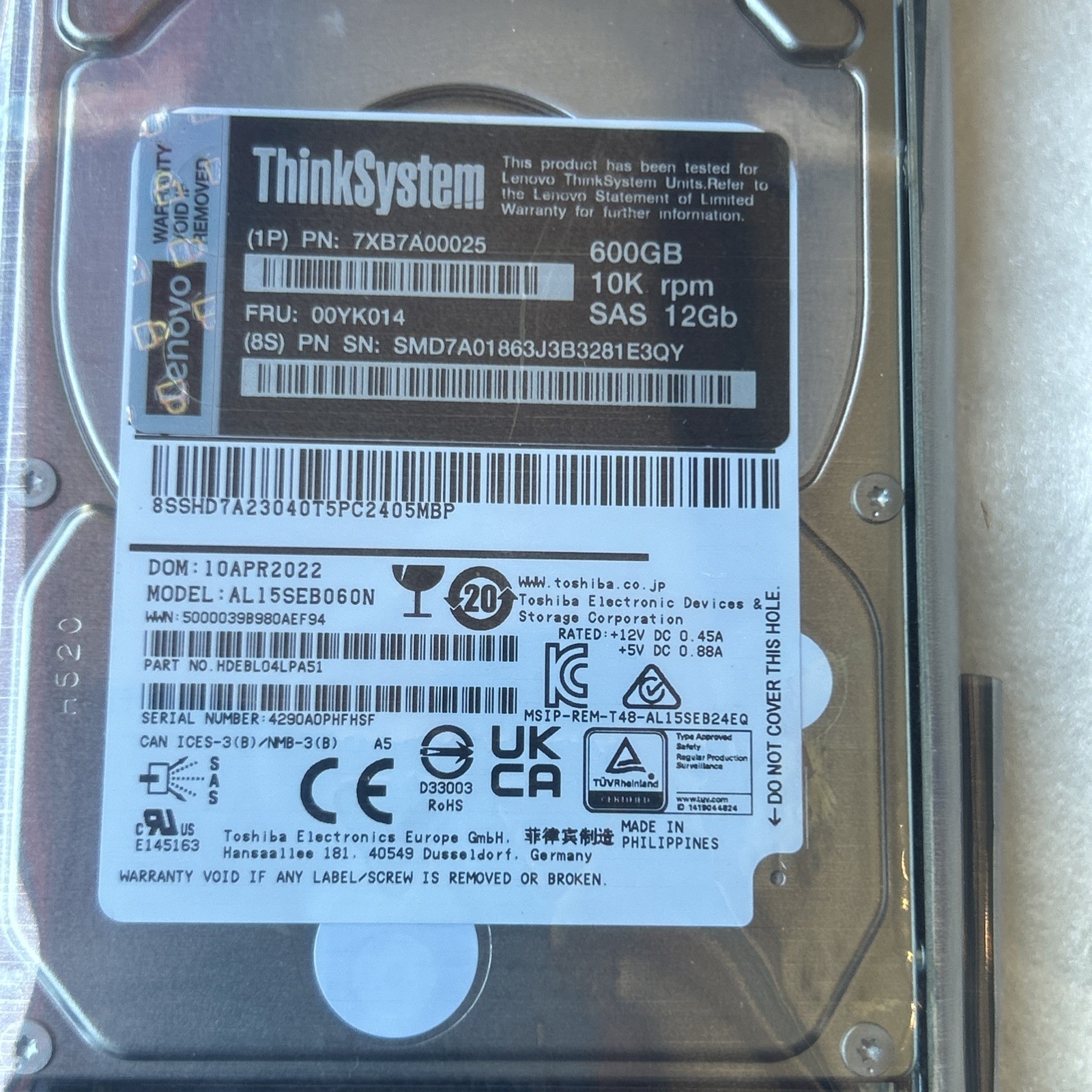 Lenovo FRU 600GB 10K SAS 12GBPS hard disk drive.