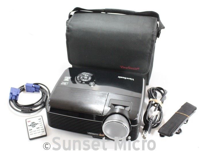 Viewsonic PJD6211 DLP 3D Ready Projector with Case 168 Hours Used