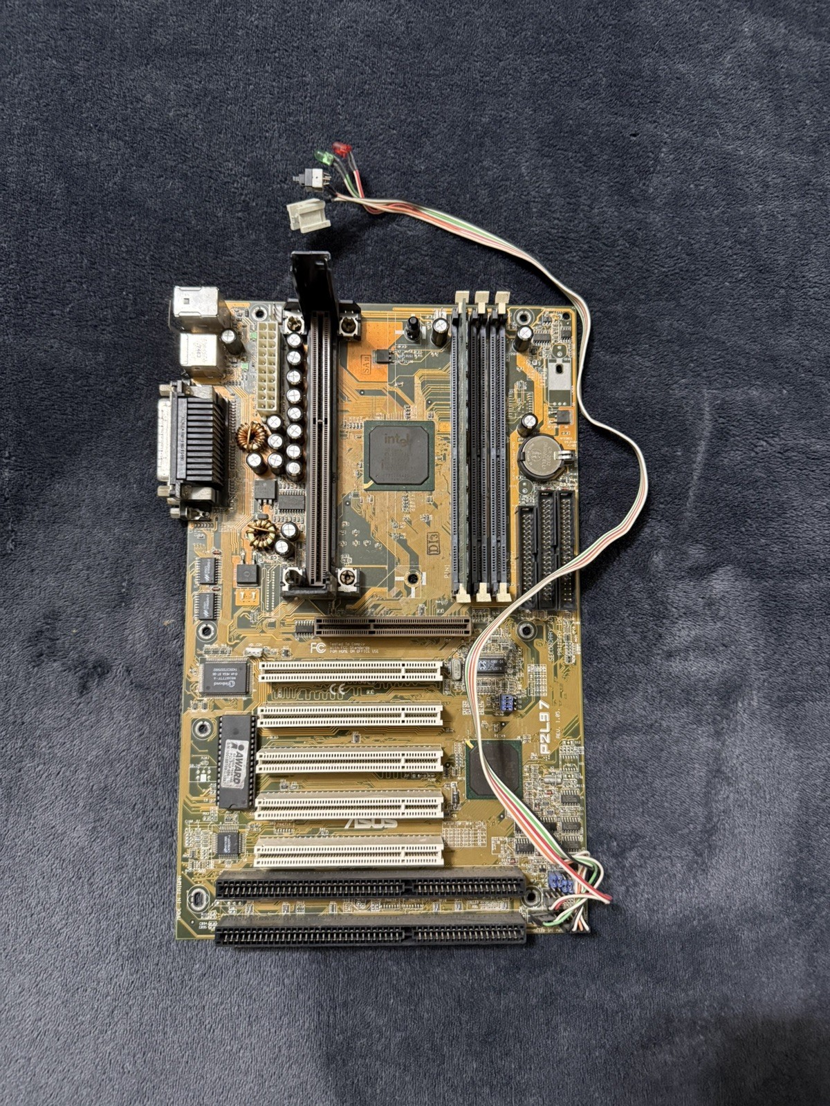 VINTAGE ASUS P2L97-S Rev 1.05 Slot 1 motherboard working