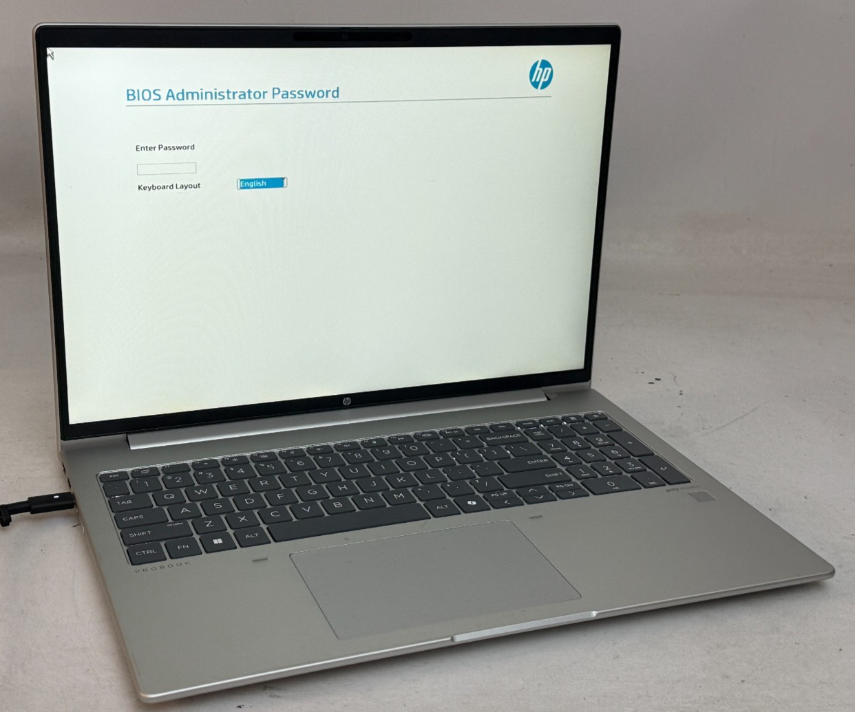 HP ProBook 460 G11 16" (Ryzen 5 - 8GB RAM - 256GB SSD - Win11Home)