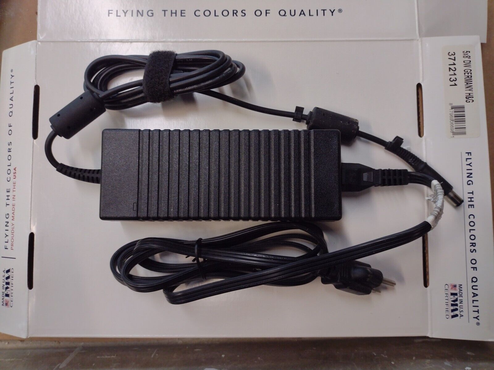 HP 647982-002 19V 7.1A 135W Genuine Original AC Power Adapter Charger