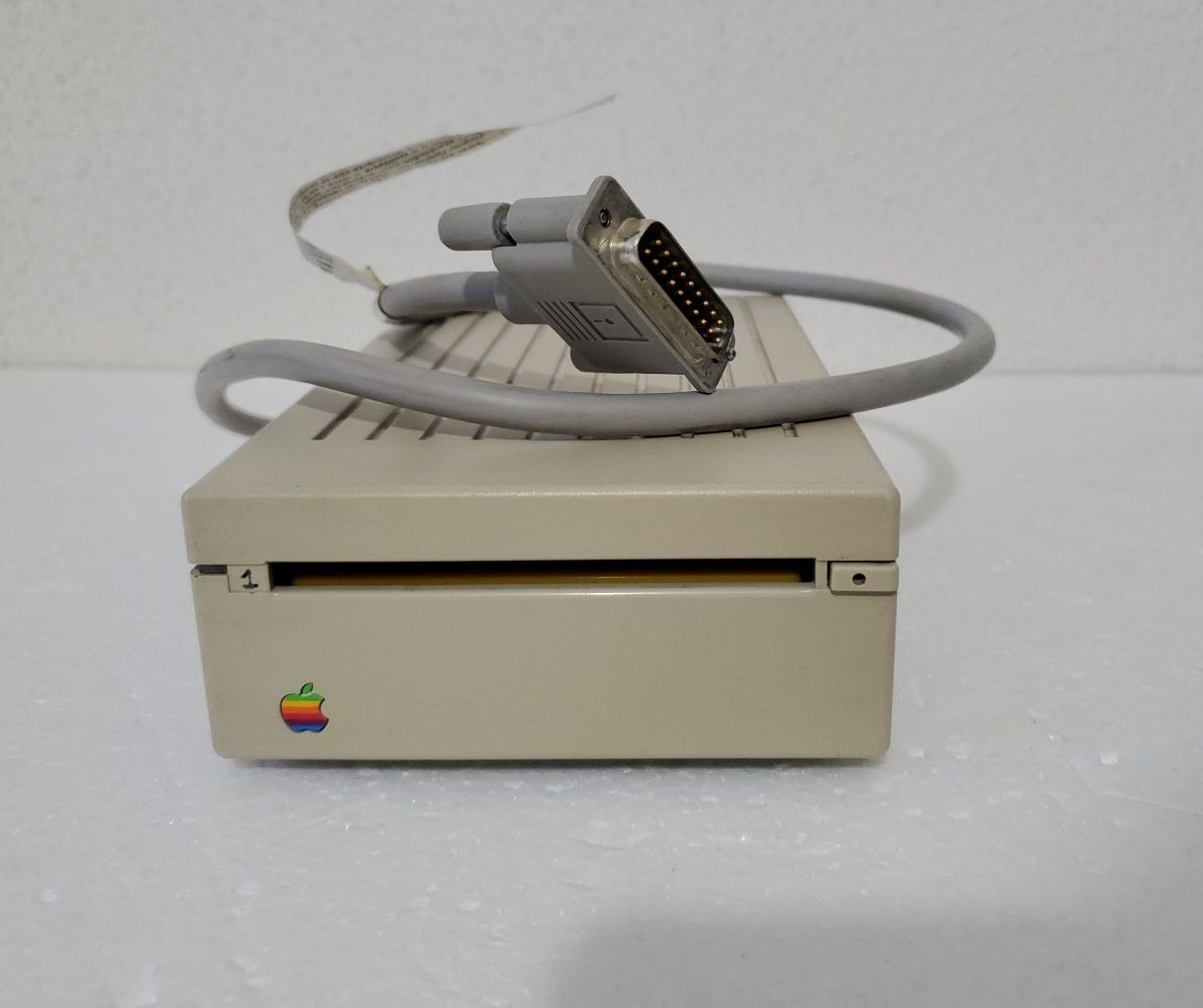 Apple 3.5 Drive External Floppy Disk Drive A9M0106 Macintosh - UNTESTED AS IS