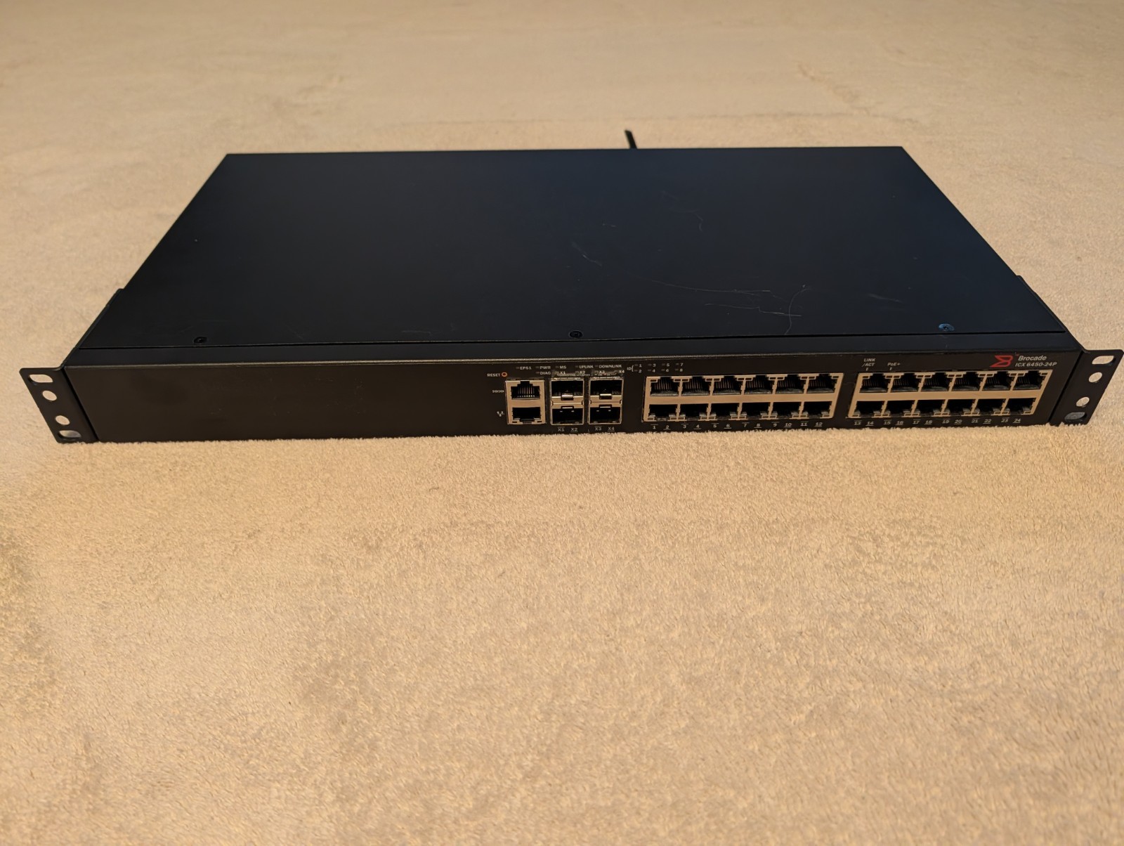 Brocade ICX6450-24P 24x 1GBase-T PoE+ 370W 4x 10Gbe SFP+ L3 Rack Ears Unlocked