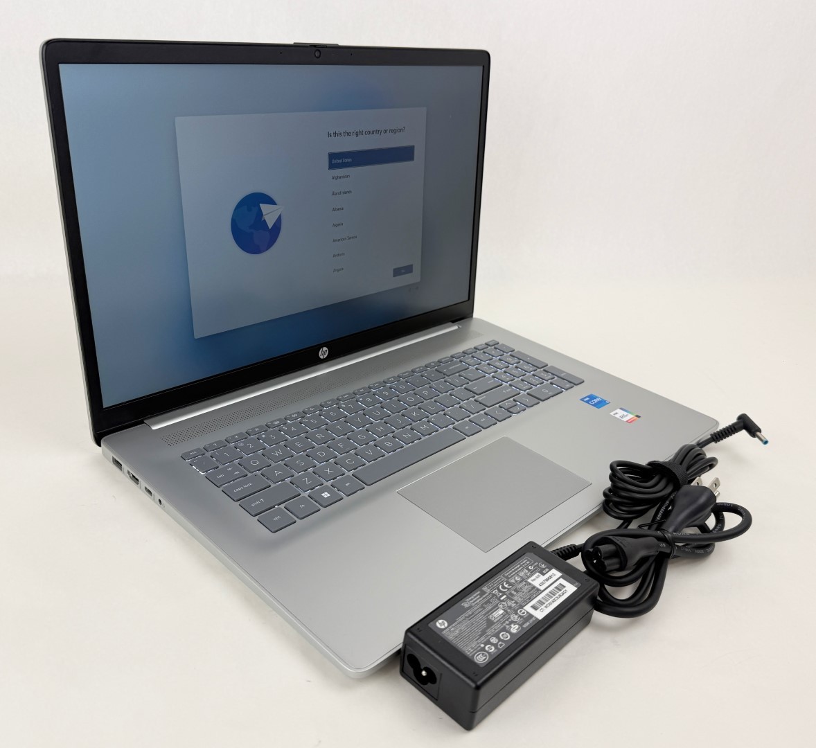 HP 17-cn3053cl 17.3" FHD 1920x1080 i5-1335U 12GB 512GB SSD W11H Laptop