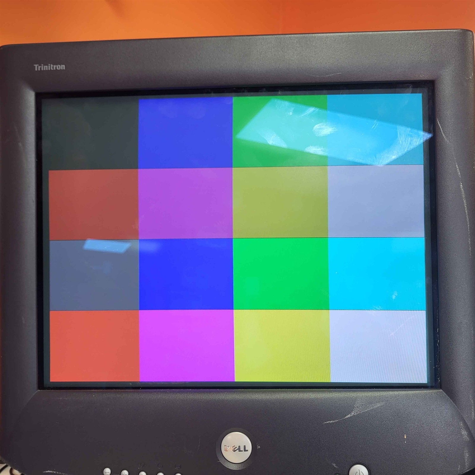Dell P992 Sony Trinitron 19" CRT VGA 1920 x 1200 75Hz Monitor w/ Stand