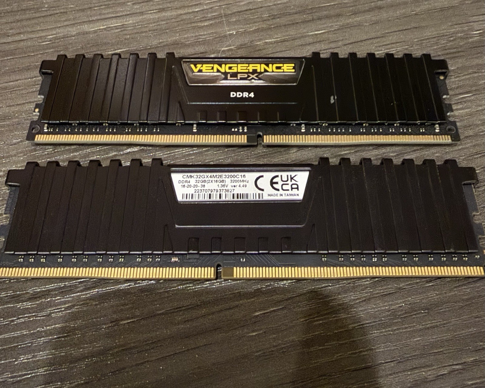 Corsair Vengeance LPX 32GB 2x16GB DDR4 3200MHz C16 RAM CMK32GX4M2E3200C16