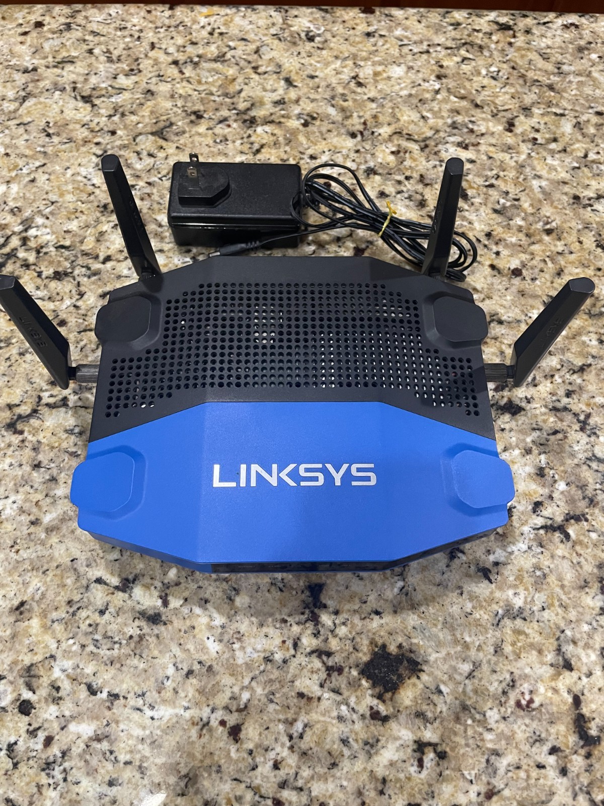 Linksys WRT1900ACS V2 1300 Mbps 4 Port Dual-Band Wi-Fi Router w/Power & Antennas