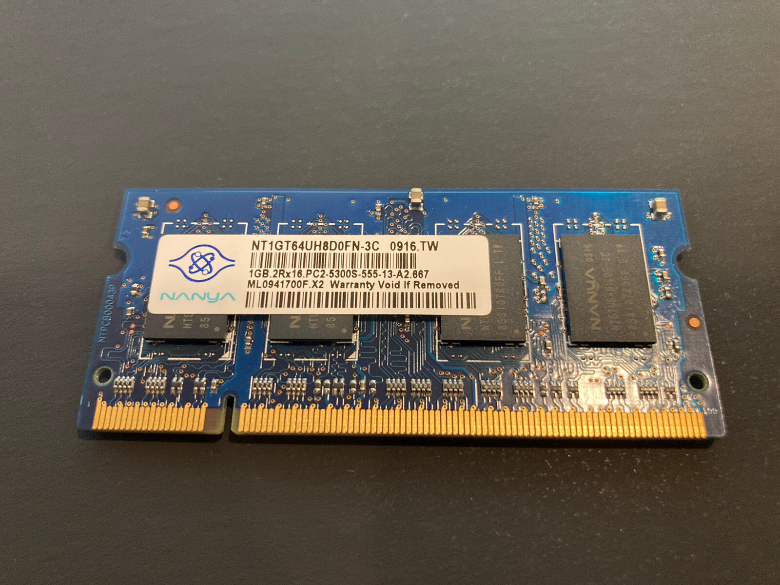 Nanya NT1GT64UH8D0FN-3C 1x1GB PC2-5300S DDR2 Memory 200pin So-Dimm