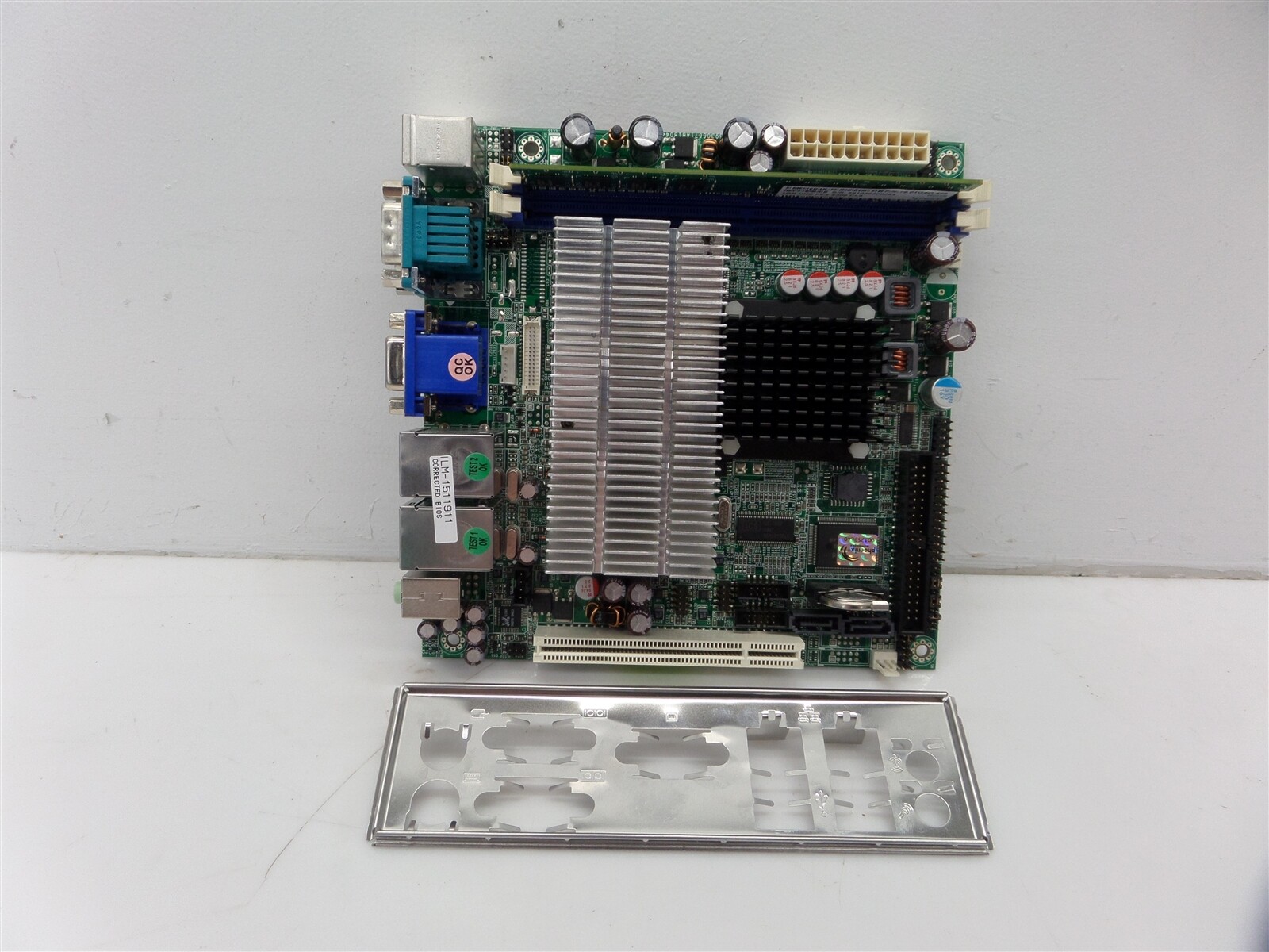 Portwell WADE-8044-600 Mini-ITX Industrial Motherboard w/ RAM PC2 1GB