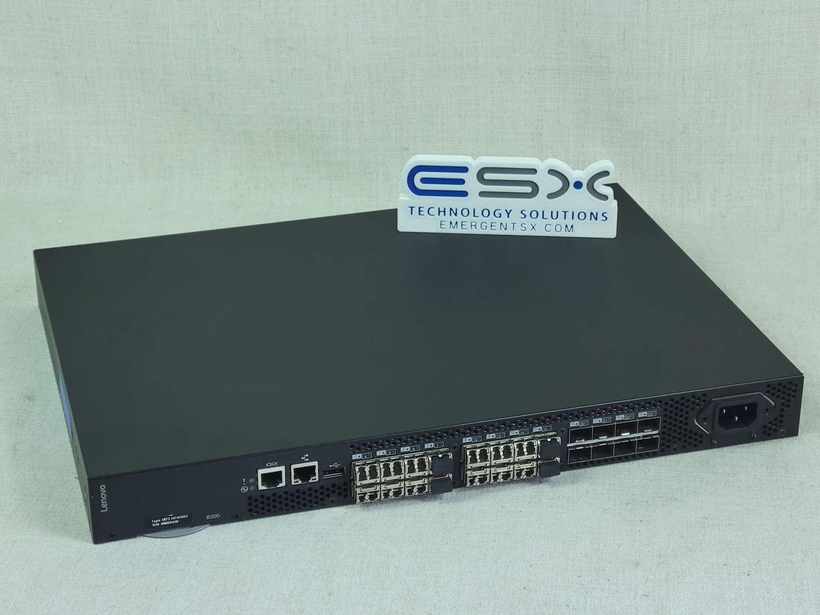 Lenovo 00WF785 B300 16/24 Port Active 8Gb/s Fiber Channel SAN Switch 16x SFP FC