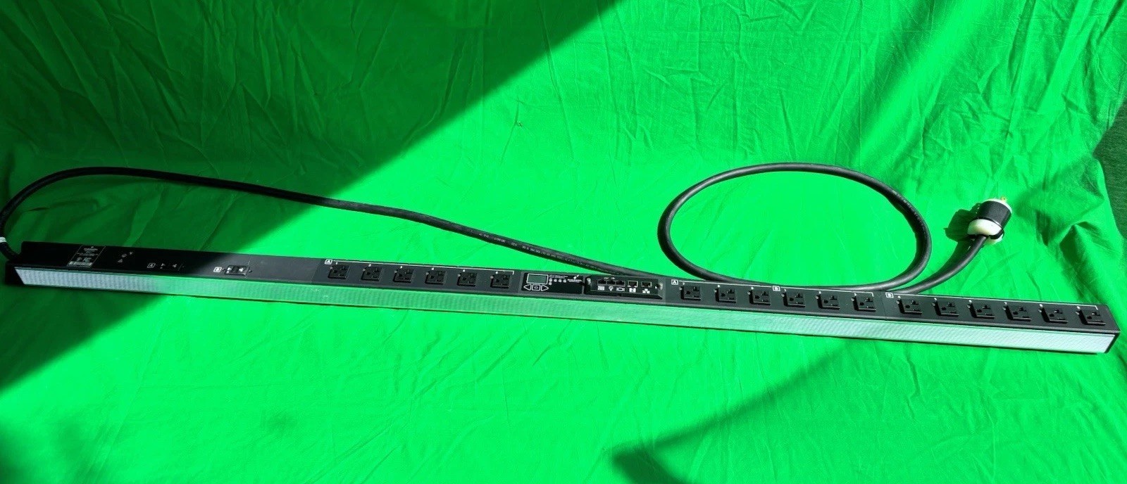 Emerson MPH2 Network Power PDU Metered Distribution Unit MPHC1404 100-120V