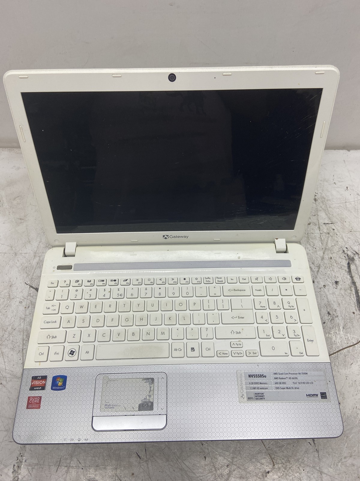 Gateway NV55S05U AMD A8-3500M Quad Core 2.4 GHz  NO HDD