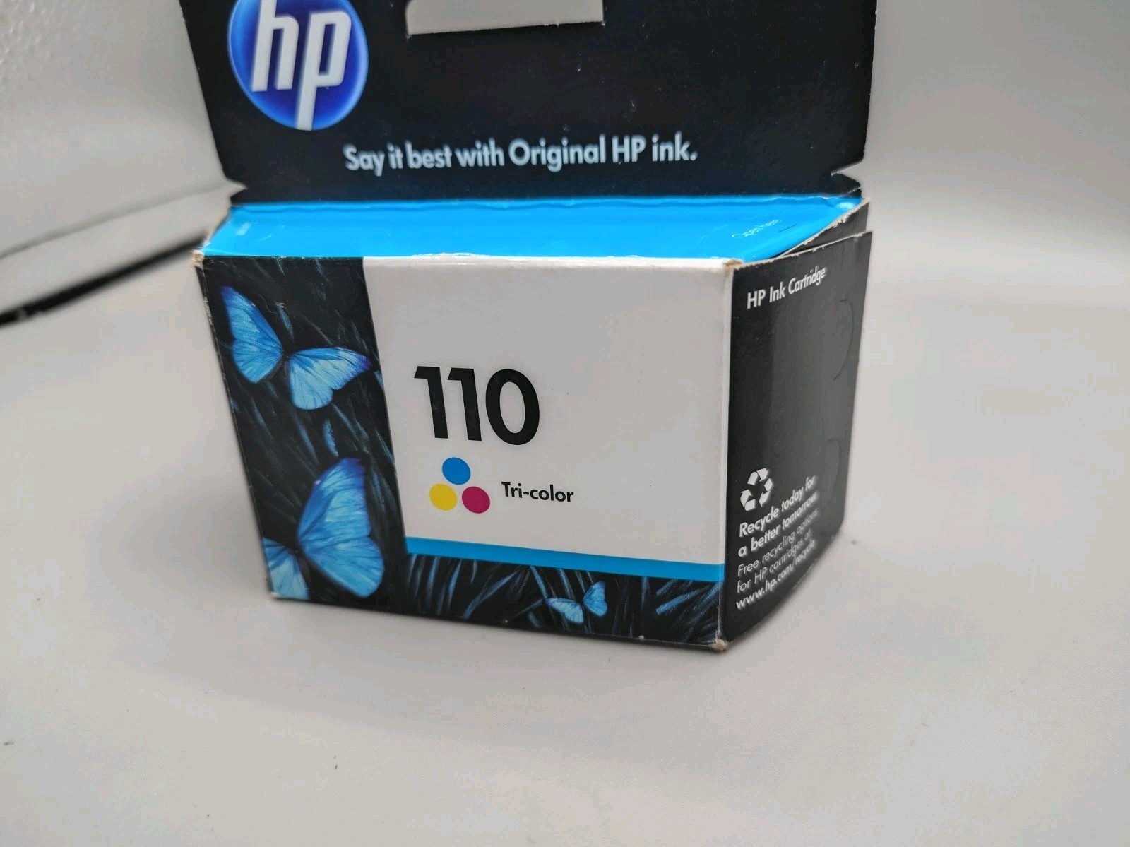 GENUINE NEW HP 110 (CB304AN) Color Ink Cartridge Dated 2009