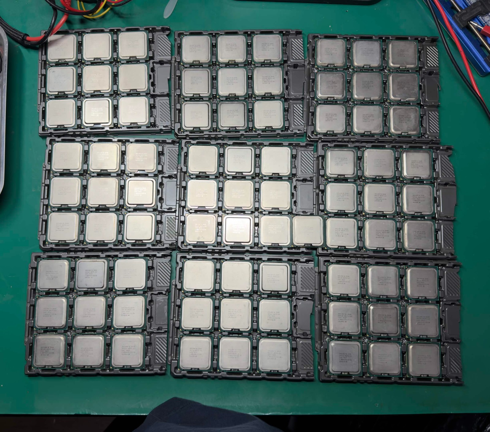 Lot of 117 docket 775 CPUs 82x E8400 35x E7500