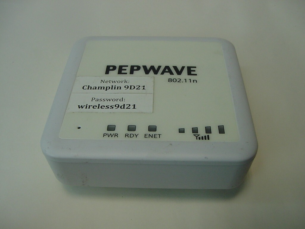 PEPWAVE 802.11n SURF ON THE GO TRAVEL ROUTER - NO POWER CORD OR ANTENNA INCLUDED