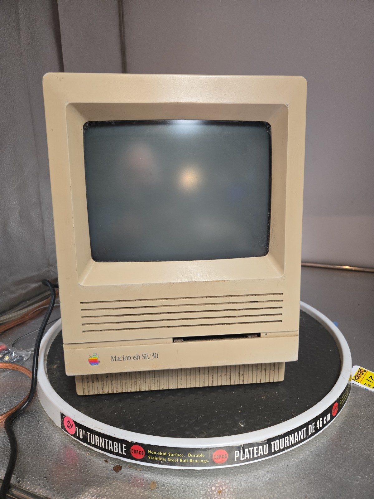 Apple Macintosh SE/30 Vintage All-In-One Desktop Computer Model M5119