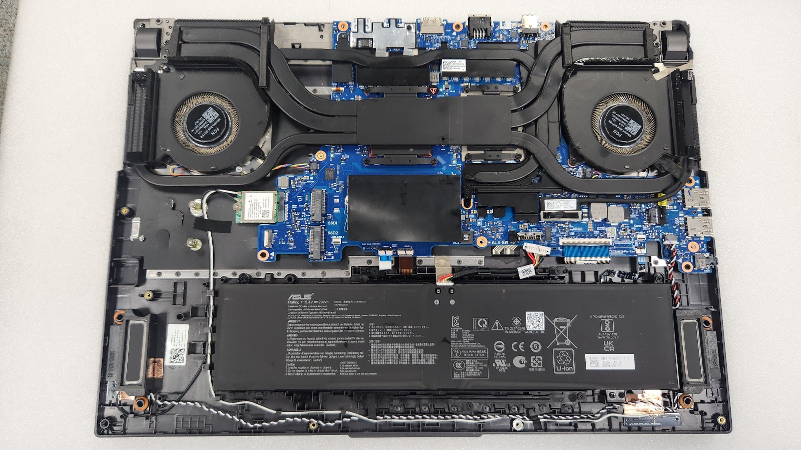 For parts only. ASUS ROG Strix G713PI-WB94 17.3" Bad motherboard
