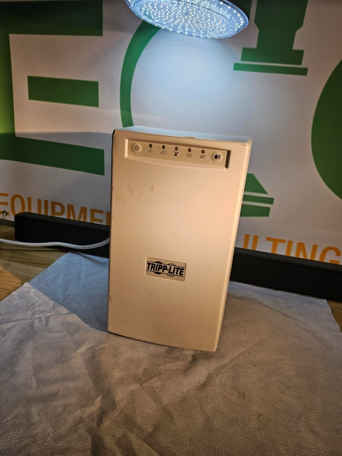 Tripp Lite UPS: 1000VA  120V SMART1200XLHG