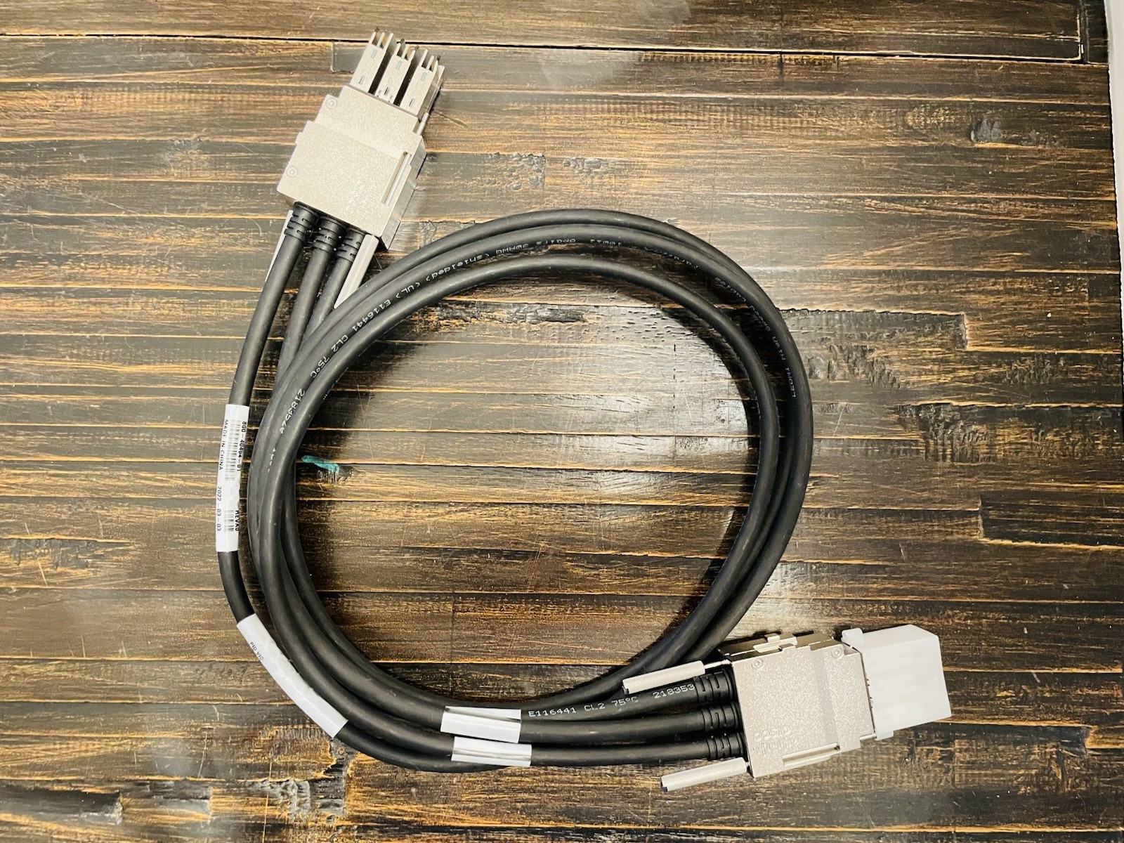 Genuine CISCO STACK-T1-1M (800-40404-01) V01 StackWise 1M Stacking Cable New