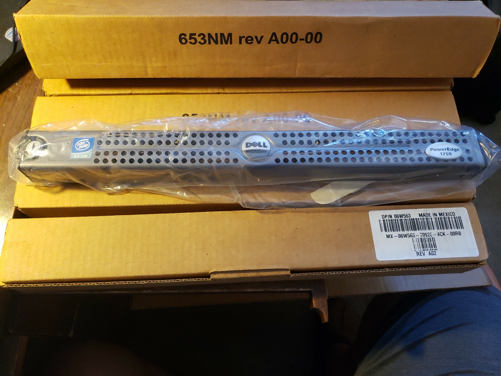 Dell PowerEdge 1750 Front Cover - Face Plate - Bezel with Keys