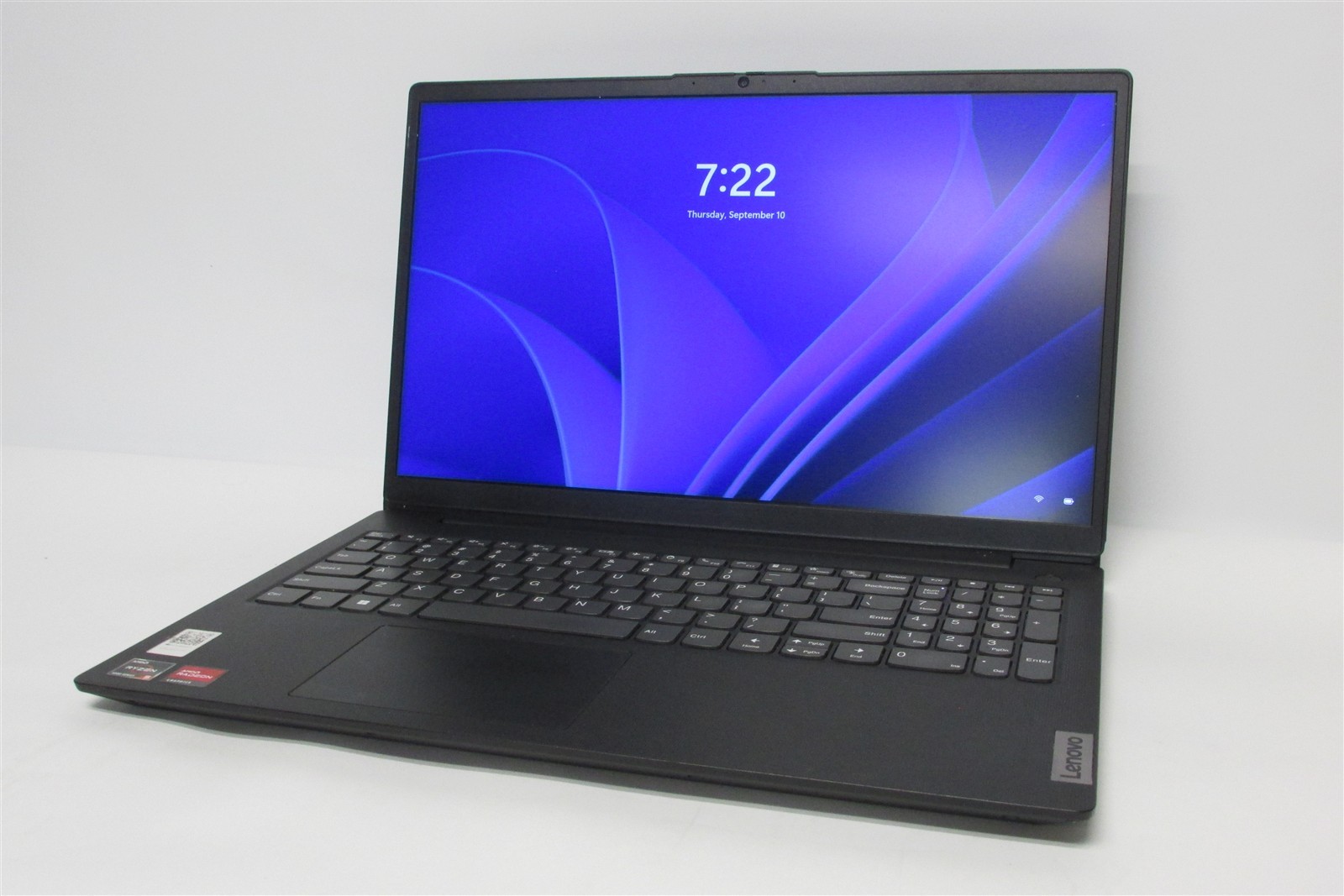 Lenovo V15 G3 Ryzen 5 5625U 2.3GHz 8GB RAM 128GB NVME 15.6" Win 11 Pro COSM DMG