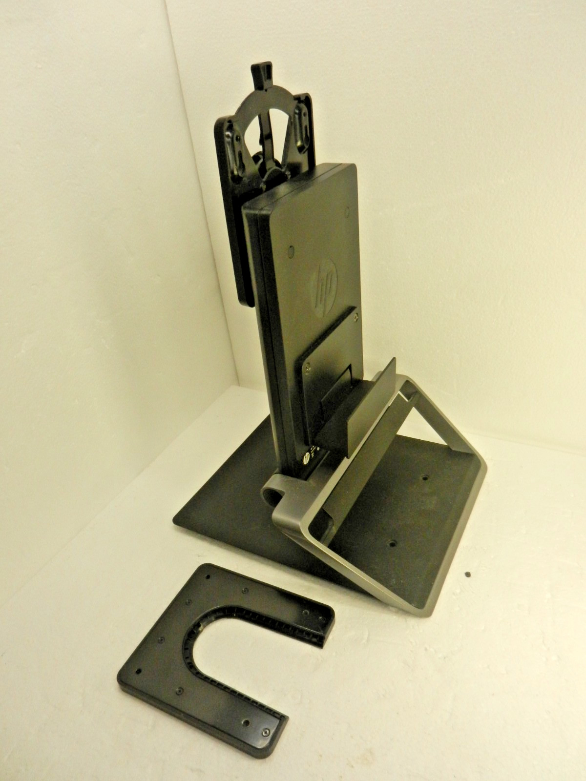 HP IWC Desktop Mini/TC 757783-001 monitor tower stand W/ Vesa Quick Release