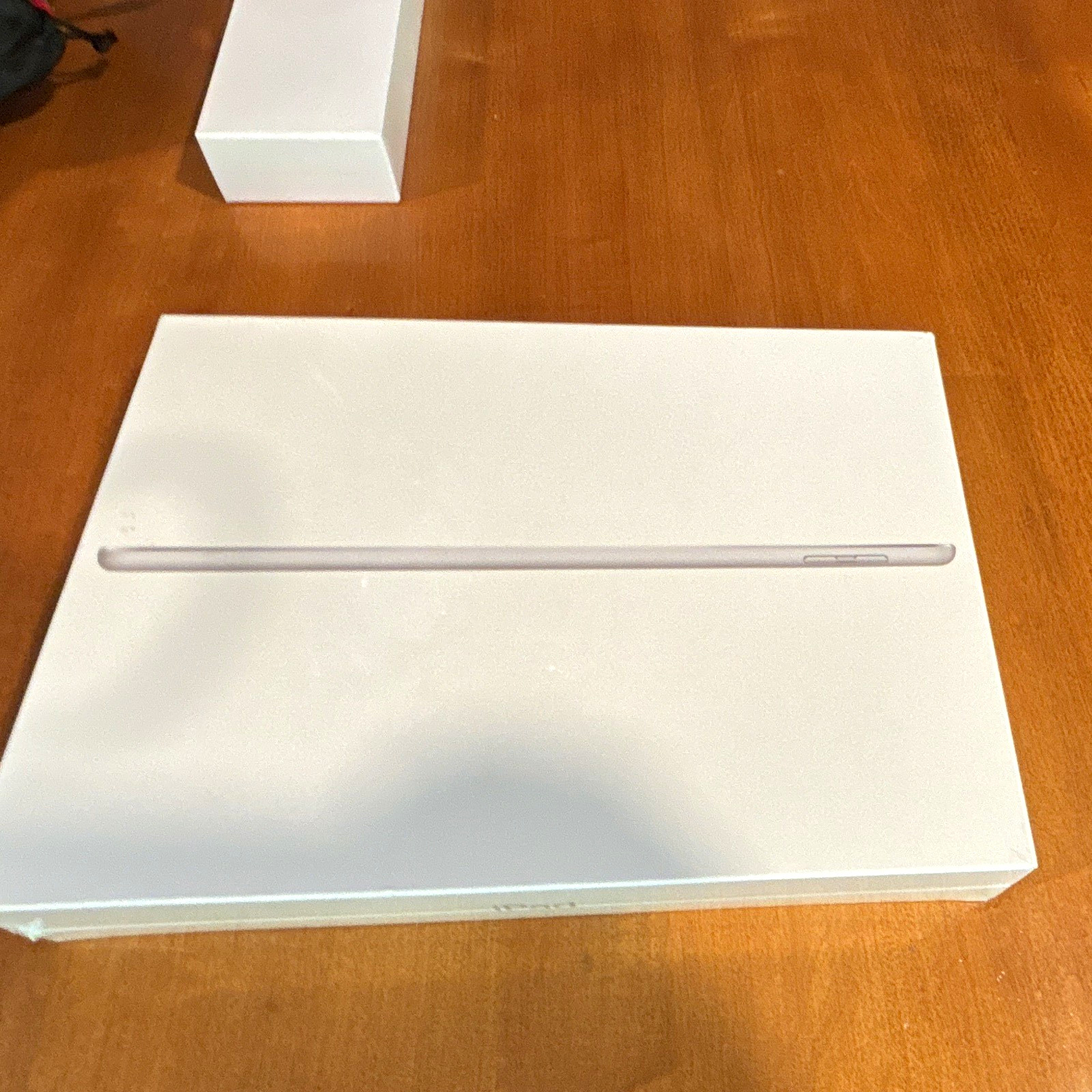 Apple iPad 9.7in Tablet Wi‑Fi 128GB Storage Silver (Apple iPad Series Gen 5)